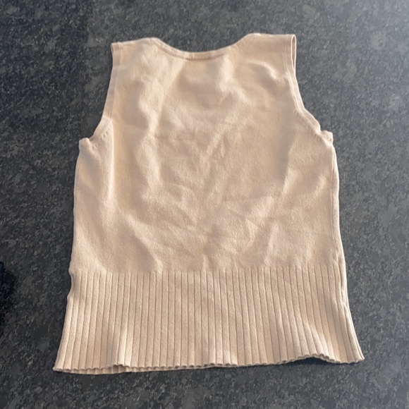 Women’s top - Picture 2 of 3